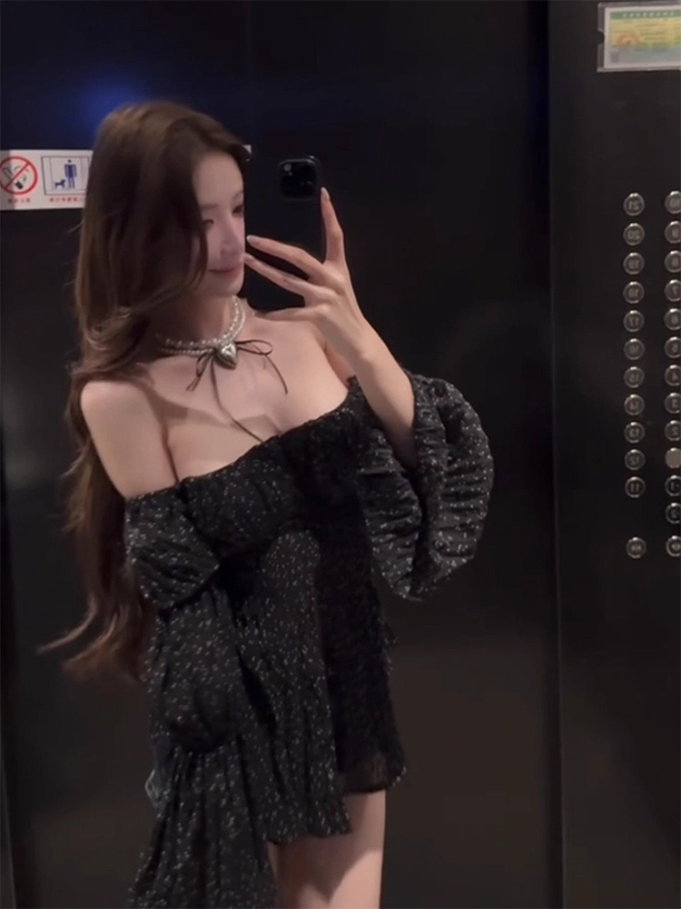 Black Bell Sleeve Top And High - đánh giá và giá Vintage Collectible Bells