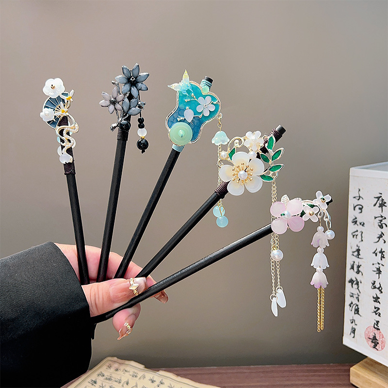 Classic Tassel Hair Stick Blac - đánh giá và giá Vintage Jewelry Collection